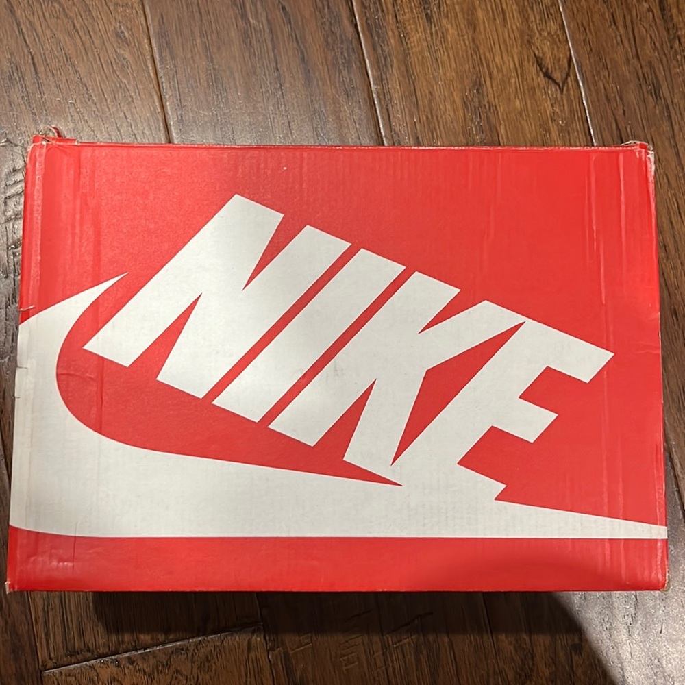 Kids sneakers